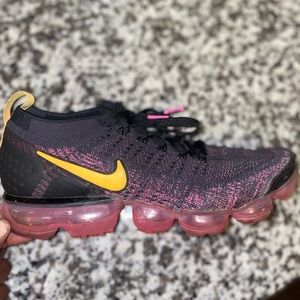 2018
Wmns Air VaporMax Flyknit 2 'Pink Blast'